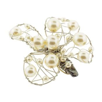 Colette Malouf - Flower Beak Clip - Pearl (1)