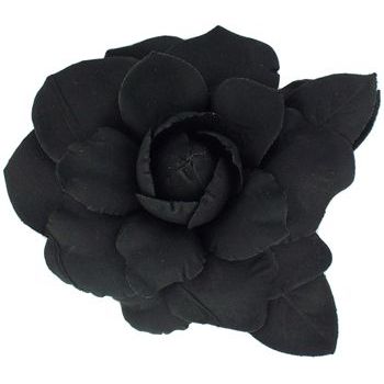 Karin's Garden - Gardenia Flower Pin - Black (1)