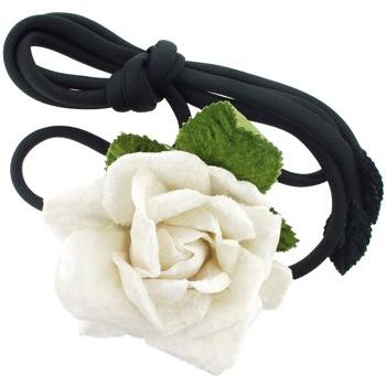 Karin's Garden - Classic Velvet Rose Belt - Ivory (1)